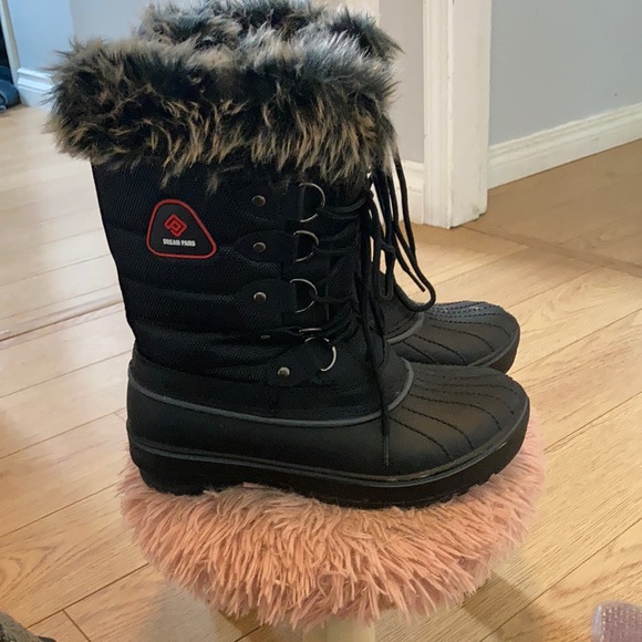 Winter boots - Picture 1 of 5